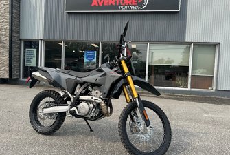 Suzuki DR-Z4S  2025