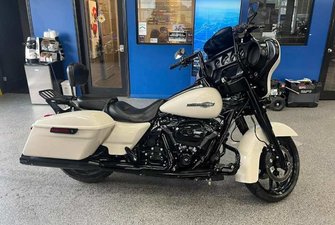 HARLEY DAVIDSON FLHX 107  2022