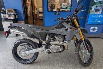 2025 Suzuki DRZ 400 S