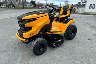 Brousseau Sport New Vehicles 2024 Cub Cadet XT2 LX42 in Sainte Justine