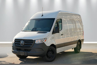 2025 Mercedes-Benz eSprinter Cargo Van 2500 Low Roof HO 144 RWD