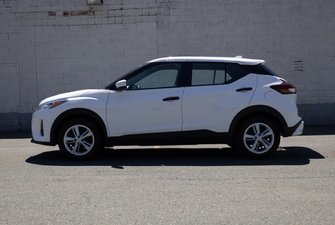 2022 Nissan Kicks S CVT