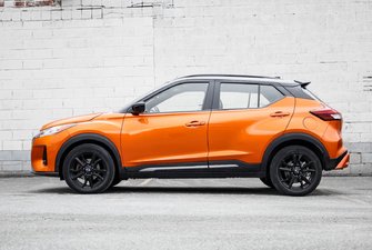 2023 Nissan Kicks SR