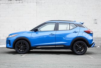 2023 Nissan Kicks SR