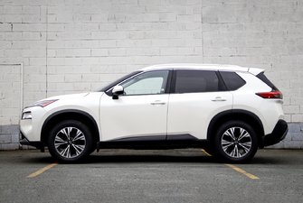 2023 Nissan Rogue SV Moonroof