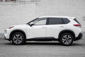 2023 Nissan Rogue SV Moonroof