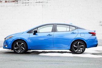 2023 Nissan Versa SR