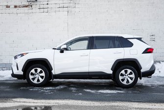 2022 Toyota RAV4 LE