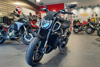 2024 Ducati Diavel V4 DEMO