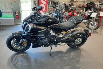 2024 Ducati Diavel V4 DEMO