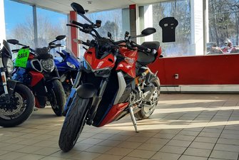 2022 Ducati STREETFIGHTER V2