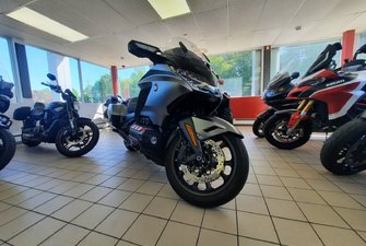 2010 HONDA MC Gold Wing GL 1800 with airbags