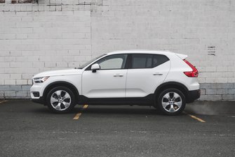 2021 Volvo XC40 T5 AWD Momentum