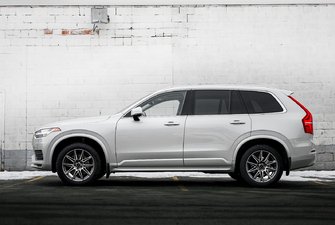 2022 Volvo XC90 Momentum