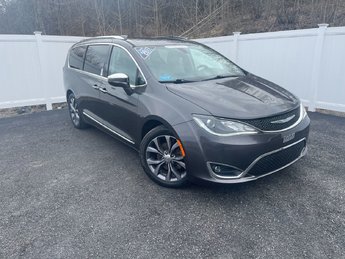 Chrysler Pacifica Limited | Leather | SunRoof | 7-Pass | Cam | USB 2017