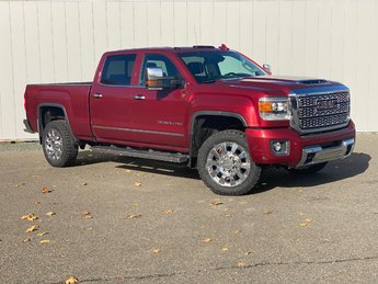 GMC Sierra 2500HD Denali | DIESEL | Leather | SunRoof | Nav | Cam 2018