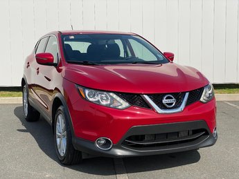 2017 Nissan Qashqai SV | SunRoof | Cam | USB | HtdSeats | Bluetooth