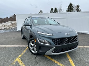 2022 Hyundai Kona Preferred | Roof | Lthr | Warranty to 2027