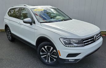 Volkswagen Tiguan United AWD | PanoRoof | Leather | Warranty to 2026 2021