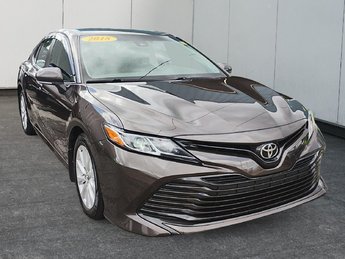 Toyota Camry LE | Cam | USB | HtdSeats | Bluetooth | Keyless 2018