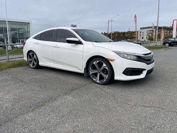 Honda Civic LX, boîte manuelle à traction avant 2016
