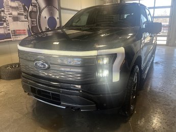 2023 Ford F-150 Lightning LARIAT cabine SuperCrew 4RM caisse de 5,5 pi