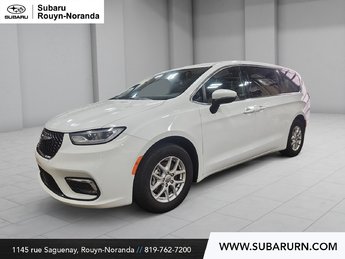 Chrysler Passenger Vans Pacifica Touring 2023