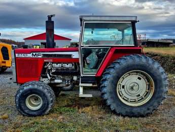 1981 MASSEY FERGUSON 2745