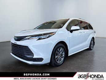 Toyota Sienna LE AWD HYBRID 2022