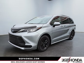 Toyota Sienna LE AWD HYBRID 2023