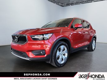 Volvo XC40 MOMENTUM 2019
