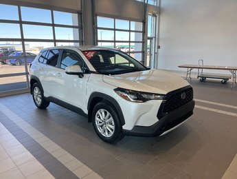 2024 Toyota COROLLA CROSS LE