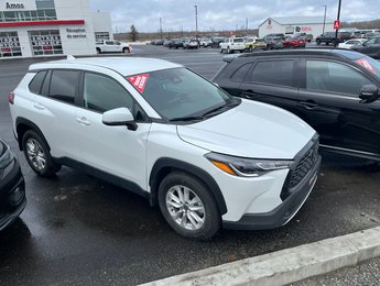 2024 Toyota COROLLA CROSS LE