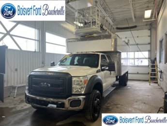 2012 Ford F-550 Cab Crew 2RM empat 176po cab à essieu 60po XL