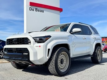 2025 Toyota 4RUNNER TRD SPORT BAJA EDITION / MAGS 20 SABLE / PNEUS HORS ROUTE / MARCHE PIED / CROCHET ROUGE