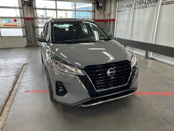 2025 Nissan Kicks Play SV