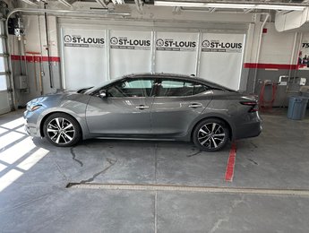 Nissan Maxima SL/Privilege 2023