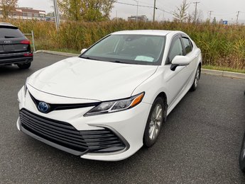 Toyota Camry Hybrid LE 2023
