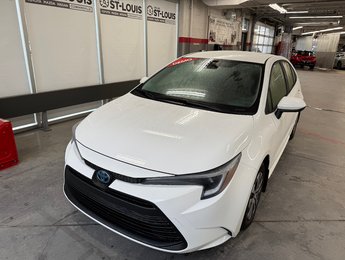 Toyota Corolla LE AWD 2025