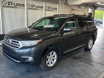 2012 Toyota Highlander LE / 4WD