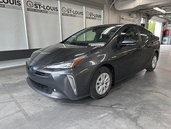 2019 Toyota Prius AWD-e  Disponible le 2 juillet 2024