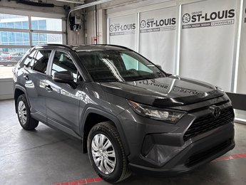 Toyota RAV4 LE / FWD 2019
