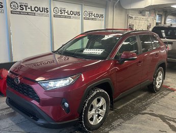 Toyota RAV4 XLE / AWD 2020