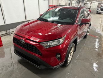 Toyota RAV4 XLE FWD 2021