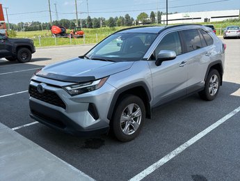 Toyota RAV4 Hybrid XLE 2023