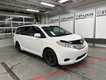 Toyota Sienna LE 8 places 2015