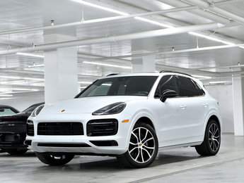 2023 Porsche Cayenne AWD / Premium Plus Package