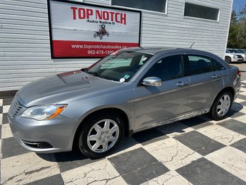 Chrysler 200 Limited - FWD, Heated seats, Leather, Sunroof 2014