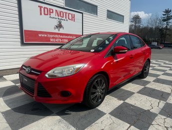 Ford FOCUS SE, keyless entry, backup camera, Bluetooth 2013