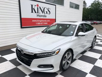 2019 Honda Accord Touring 2.0 - sunroof, power seats, reverse camera